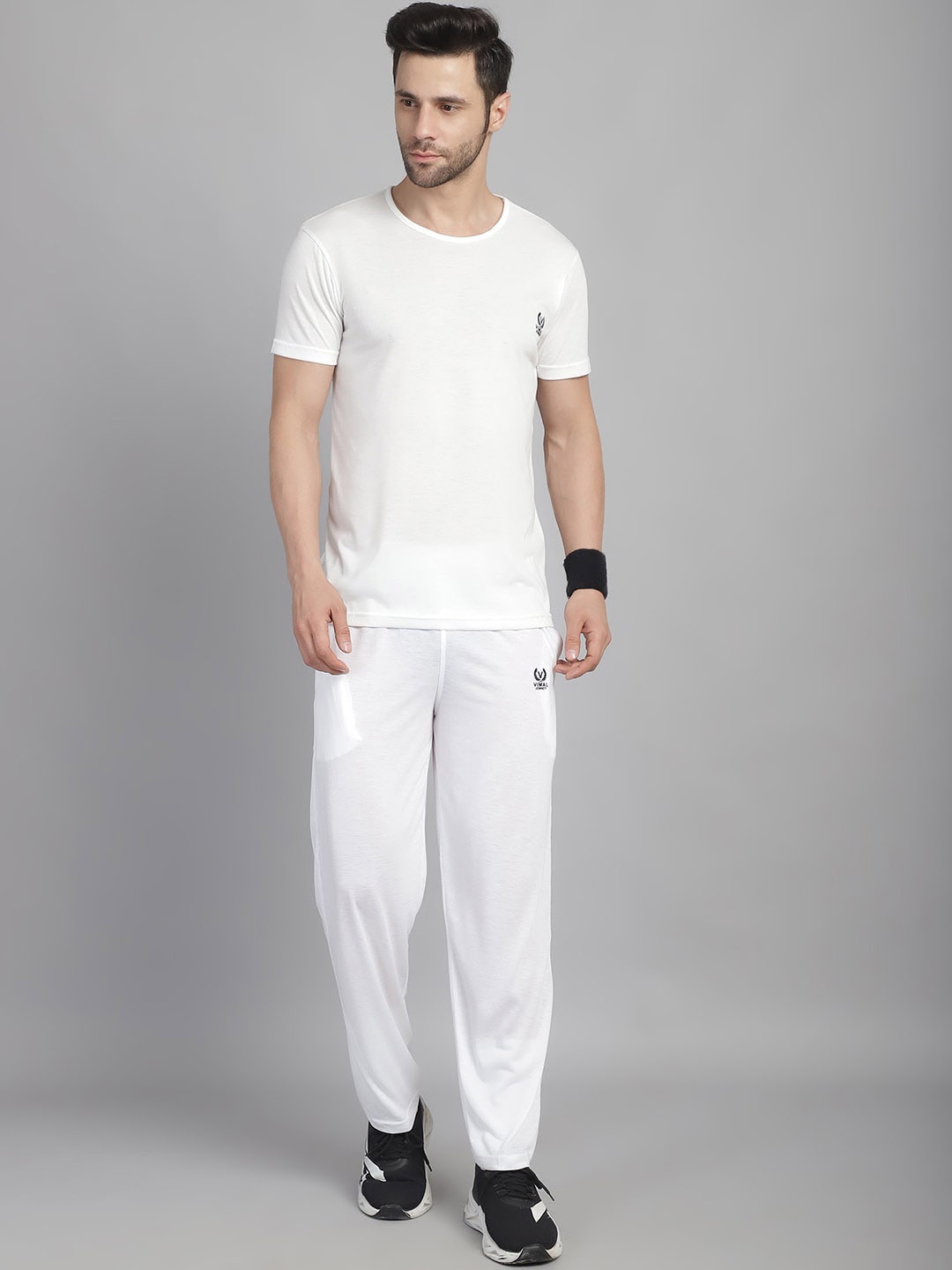 

MACK JONNEY Printed Round Neck T-Shirt With Trousers, White