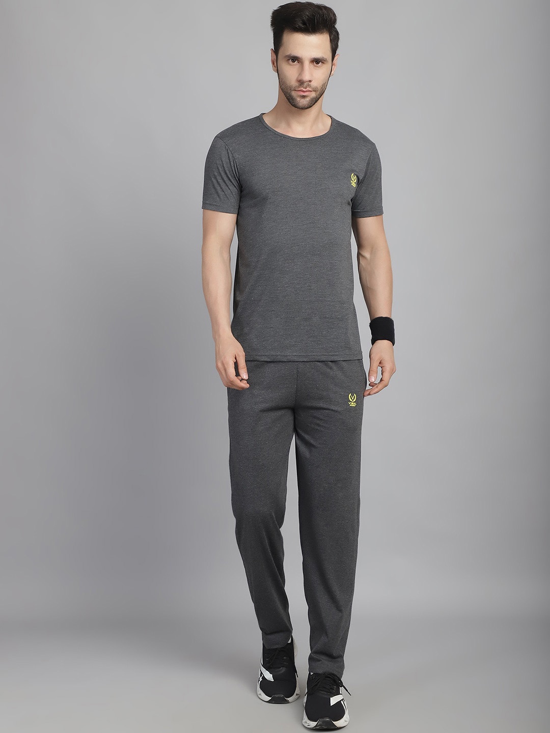 

MACK JONNEY Round Neck T-Shirt With Trousers, Grey