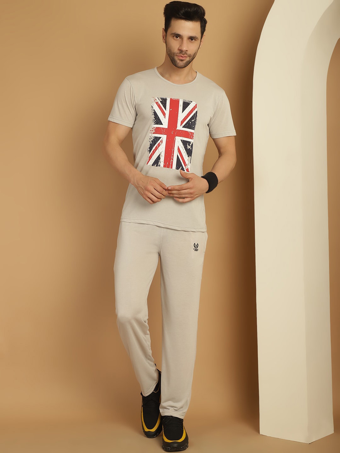 

VIMAL JONNEY Printed T-Shirt With Trousers Tracksuit, Grey