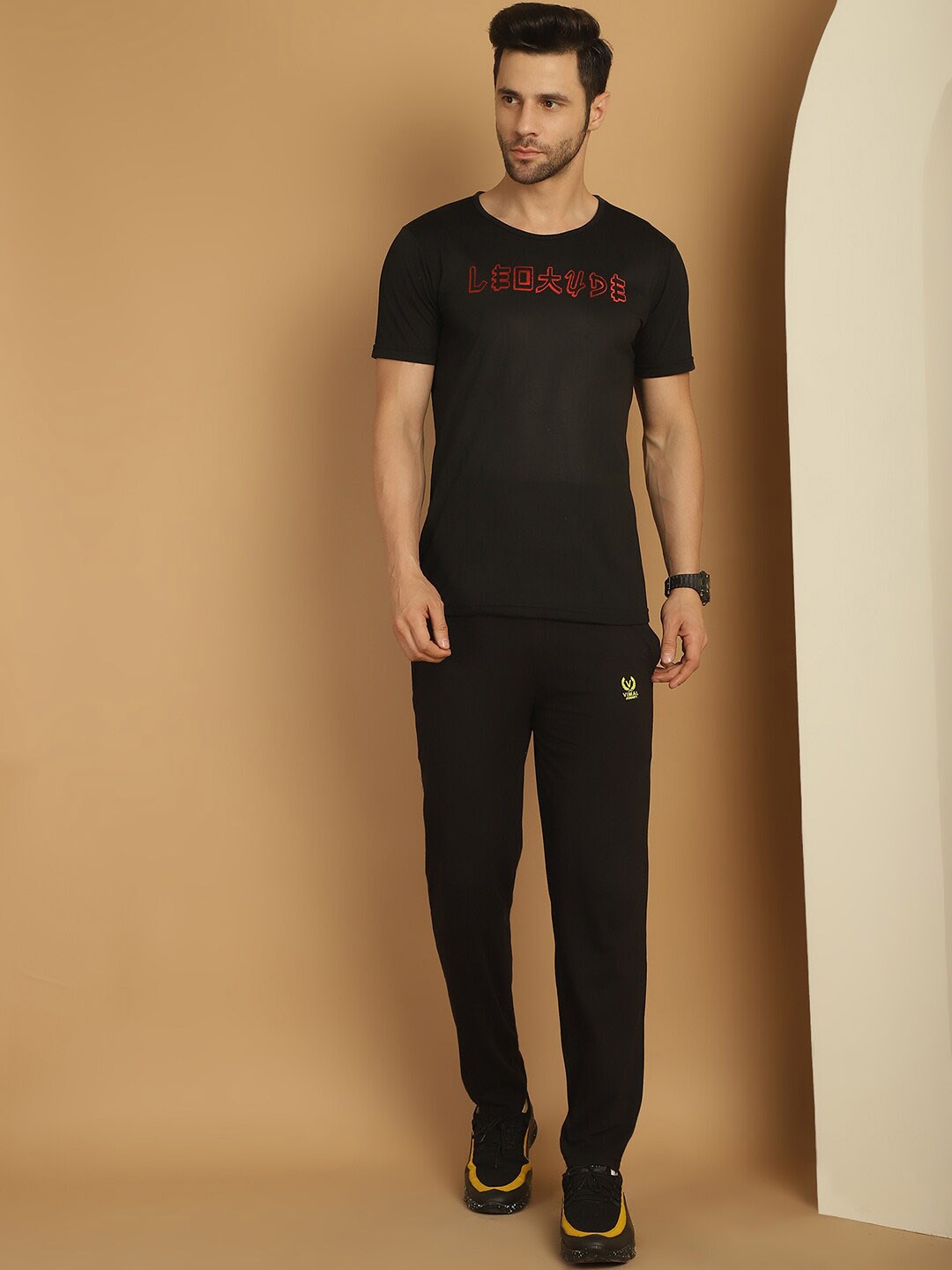 

MACK JONNEY Printed T-Shirt With Trousers, Black