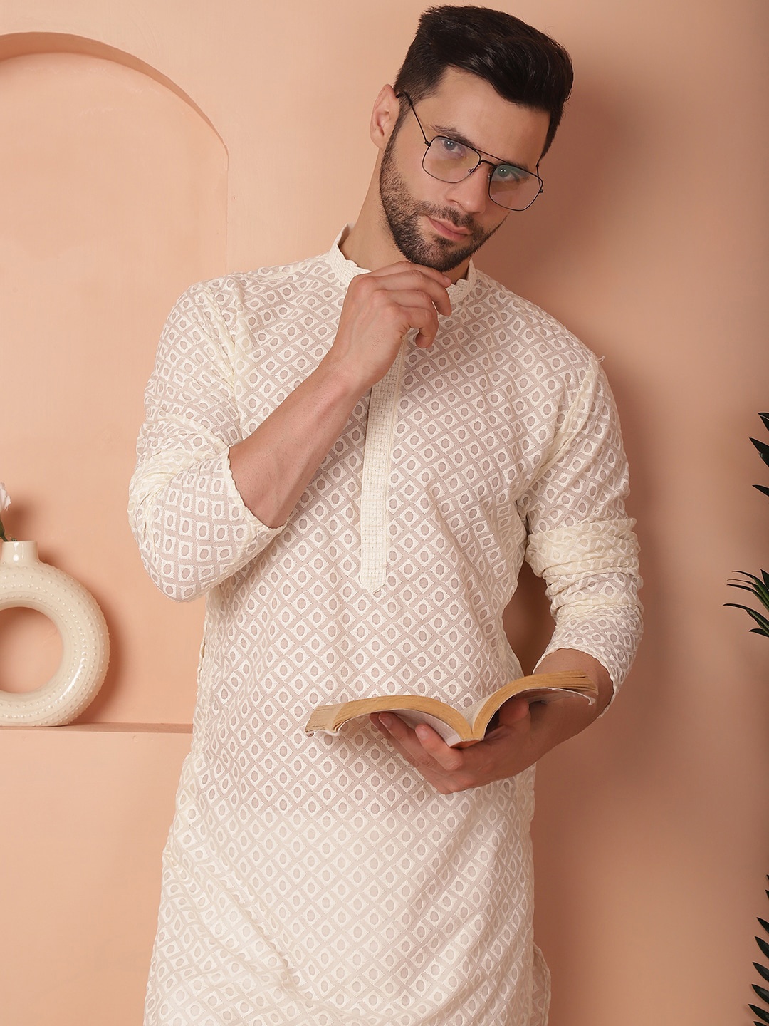 

Jompers Embroidered Regular Chikankari Pure Cotton Kurta With Pyjamas, Cream