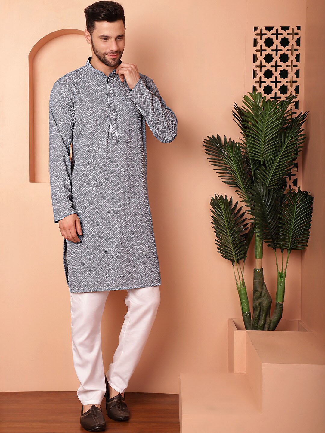 

Jompers Ethnic Motifs Embroidered Regular Thread Work Kurta With Pyjamas, Grey