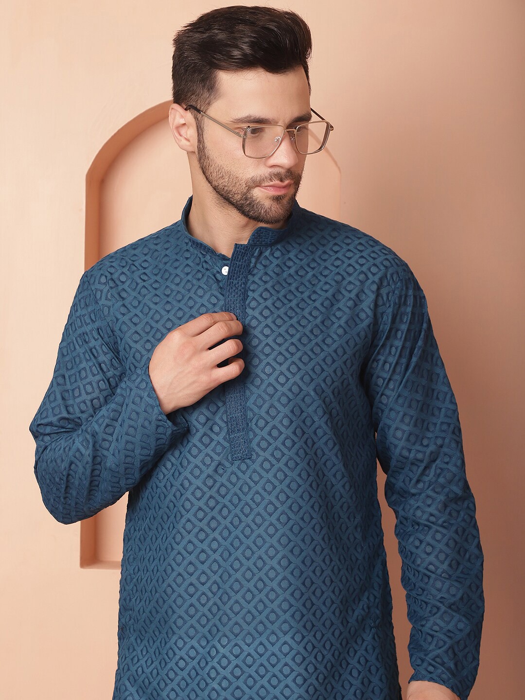 

Jompers Geometric Embroidered Chikankari Pure Cotton Straight Kurta with Trousers, Blue