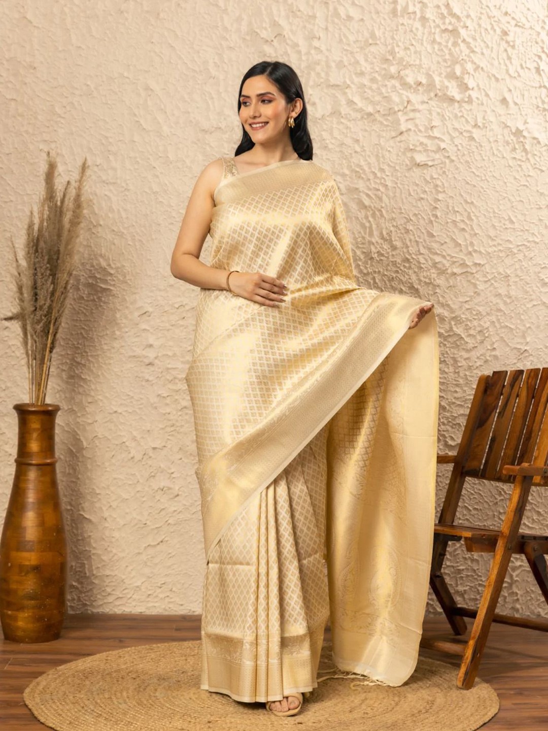 

KALINI Ethnic Motifs Woven Design Zari Saree, Cream