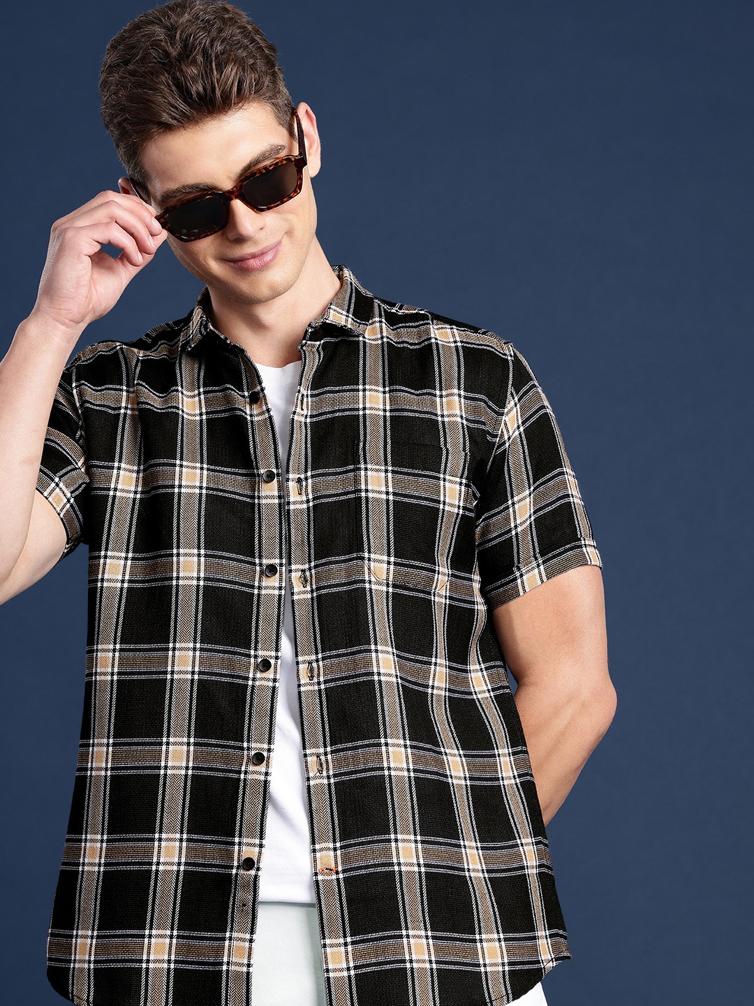 

Mast & Harbour Men Slim Fit Checked Casual Shirt, Black