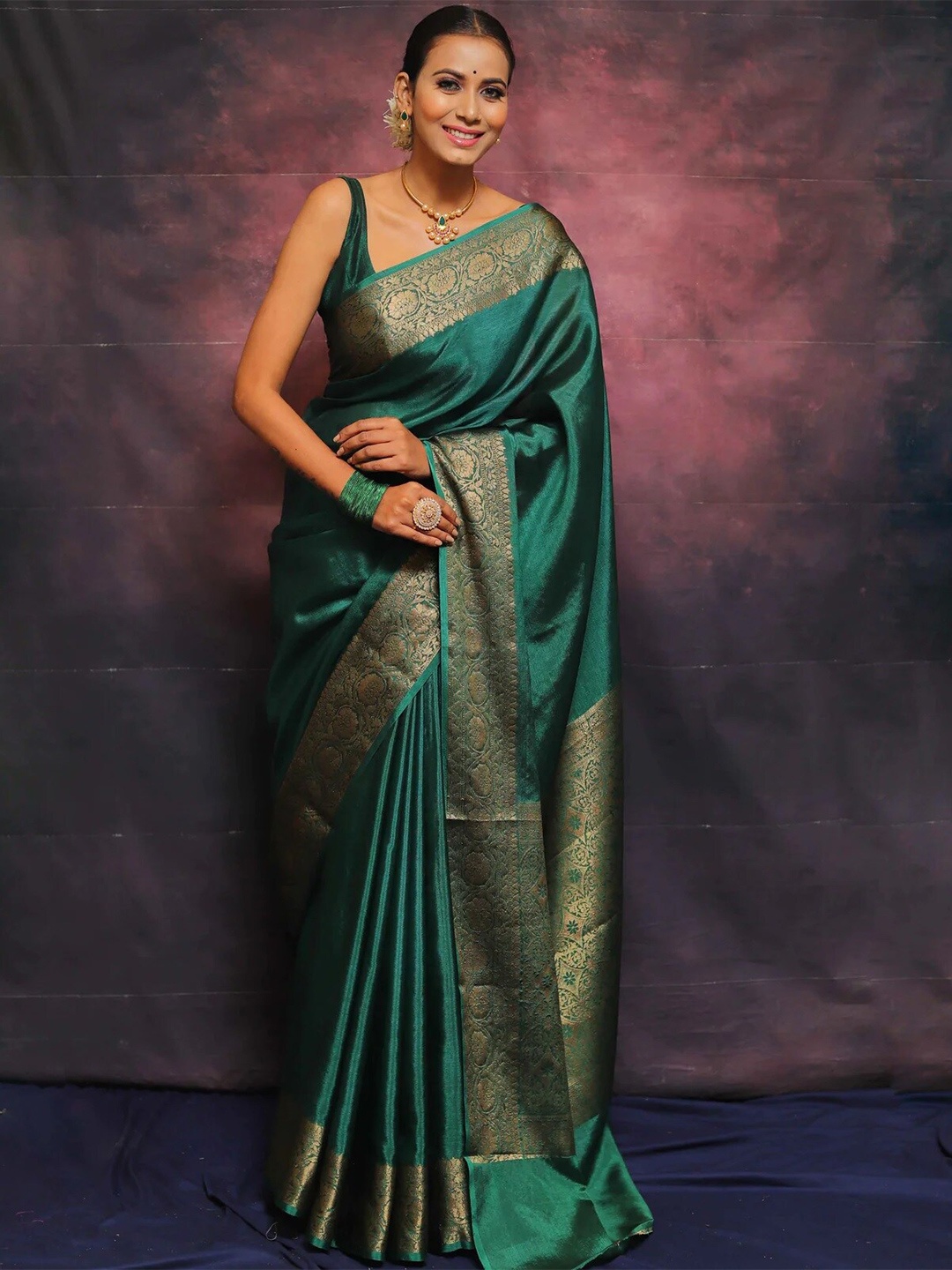 

DIVASTRI Ethnic Motifs Zari Pure Silk Kanjeevaram Saree, Green