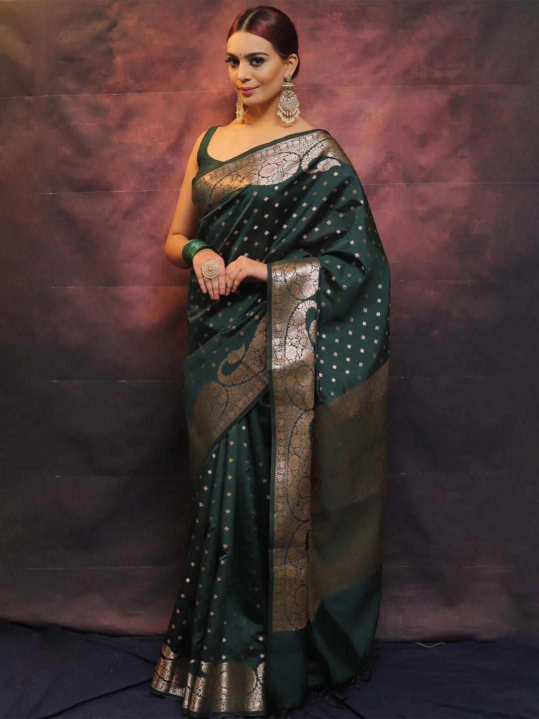 

DIVASTRI Ethnic Motifs Zari Pure Silk Kanjeevaram Saree, Green