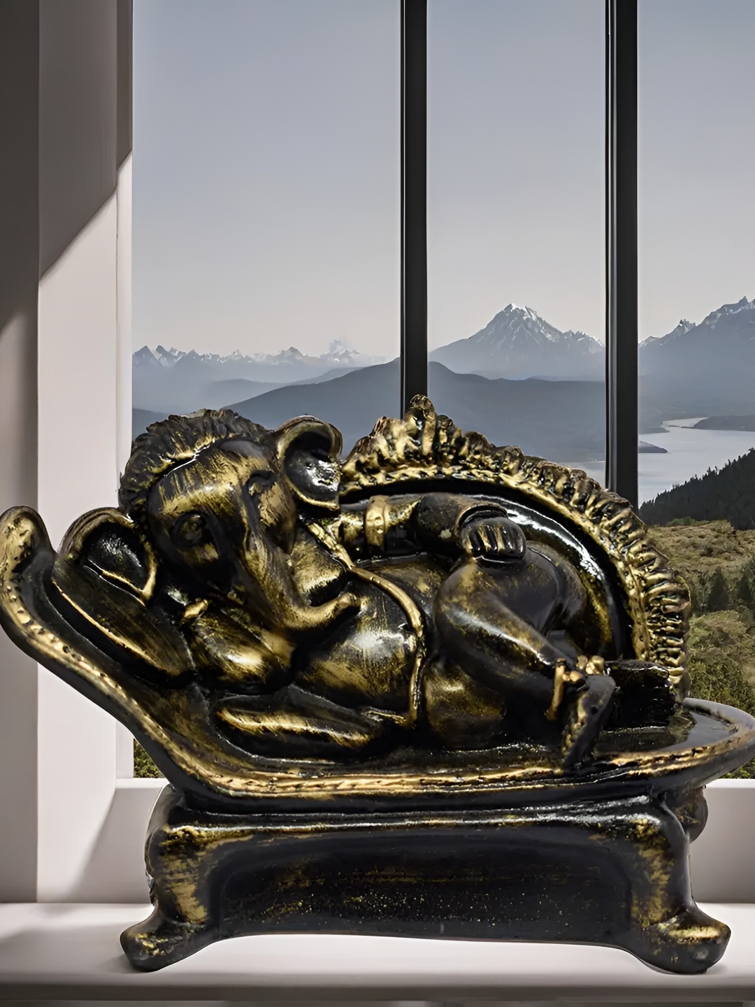 

VIVARS CRAFT Gold-Toned Religious Idol Showpiece