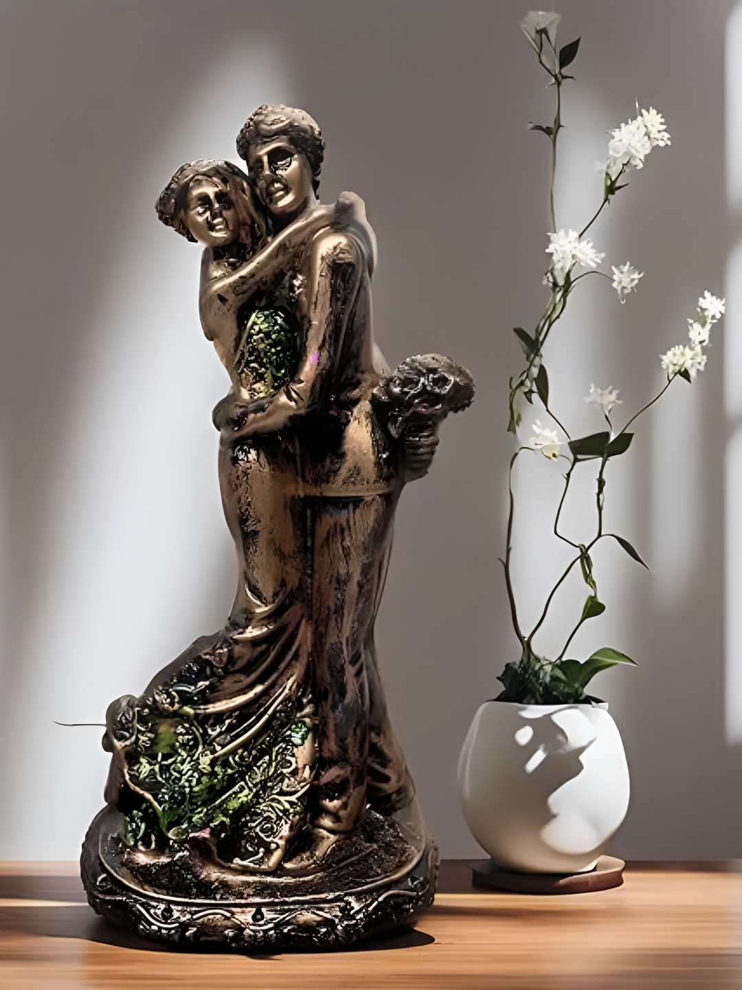 

VIVARS CRAFT Gold-Toned Figurine Showpiece