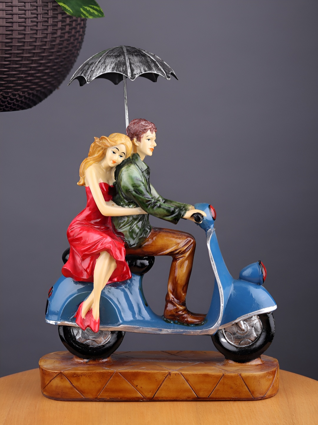 

VIVARS CRAFT Blue Figurine Showpiece