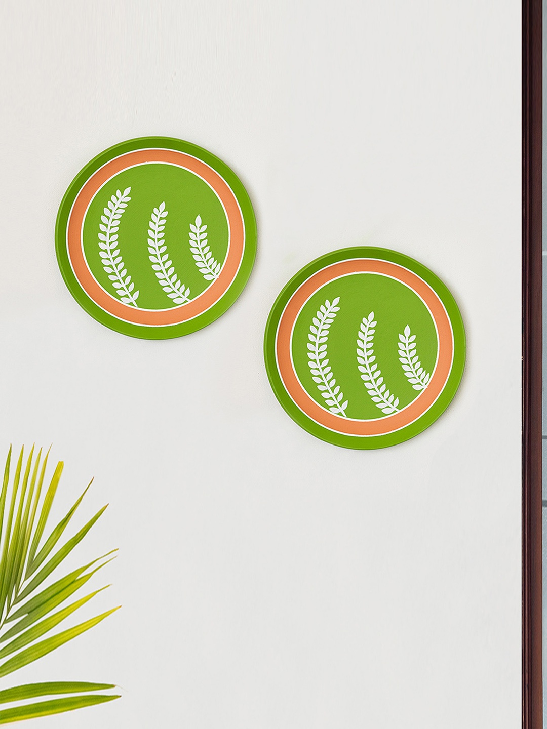 

ExclusiveLane Green & White 2 Pieces Leafy Foliage Printed Hanging Wall Decor