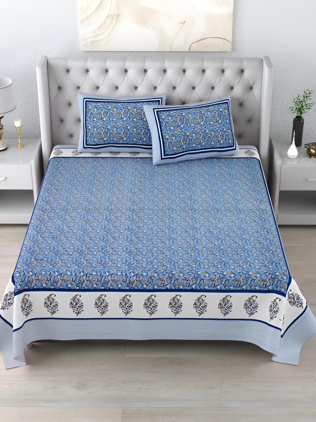 

LIVING ROOTS Blue & White Floral 210 TC Cotton King Bedsheet with 2 Pillow Covers