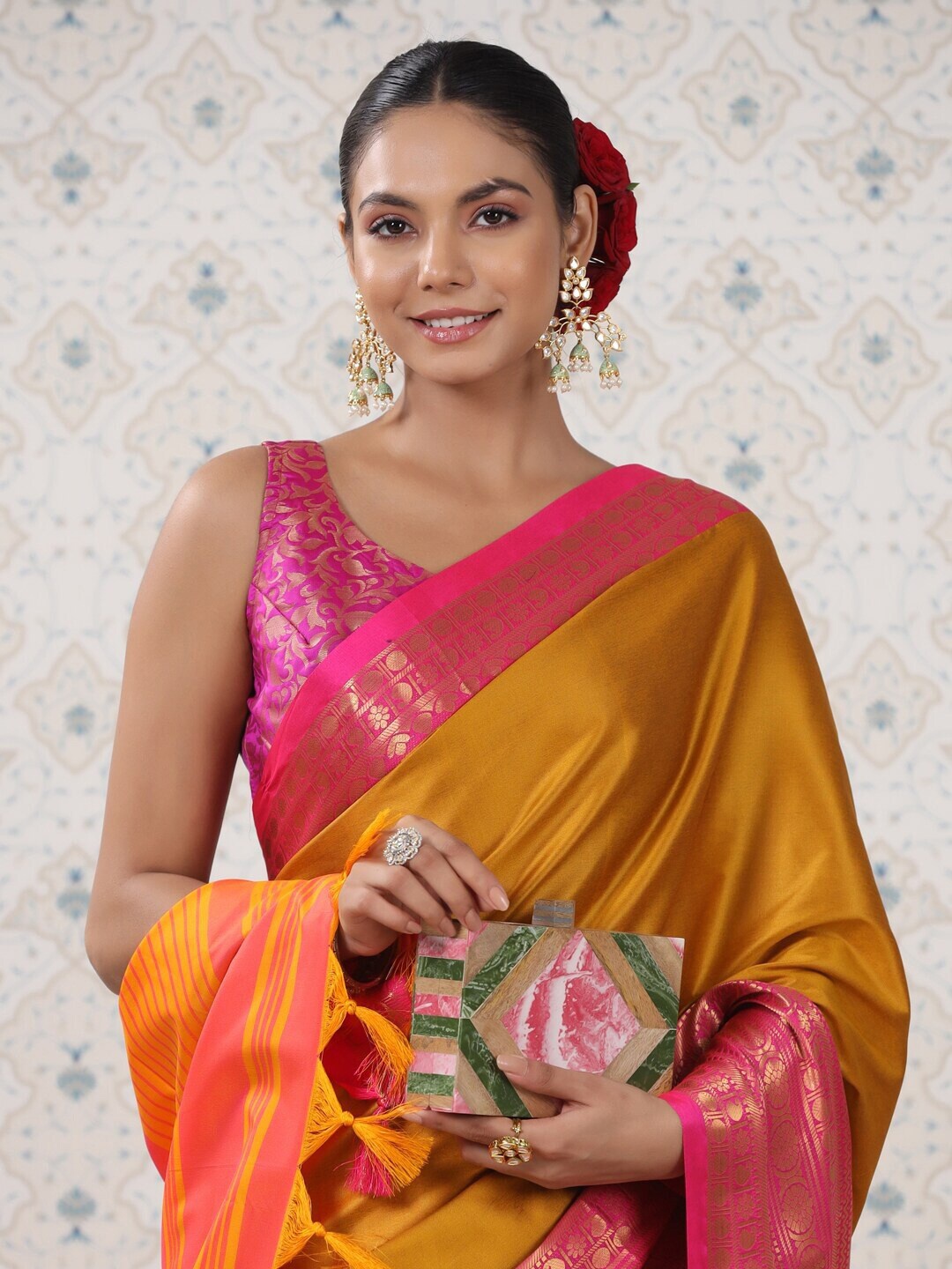 

VILLAGIUS Zari Pure Silk Dharmavaram Saree, Gold