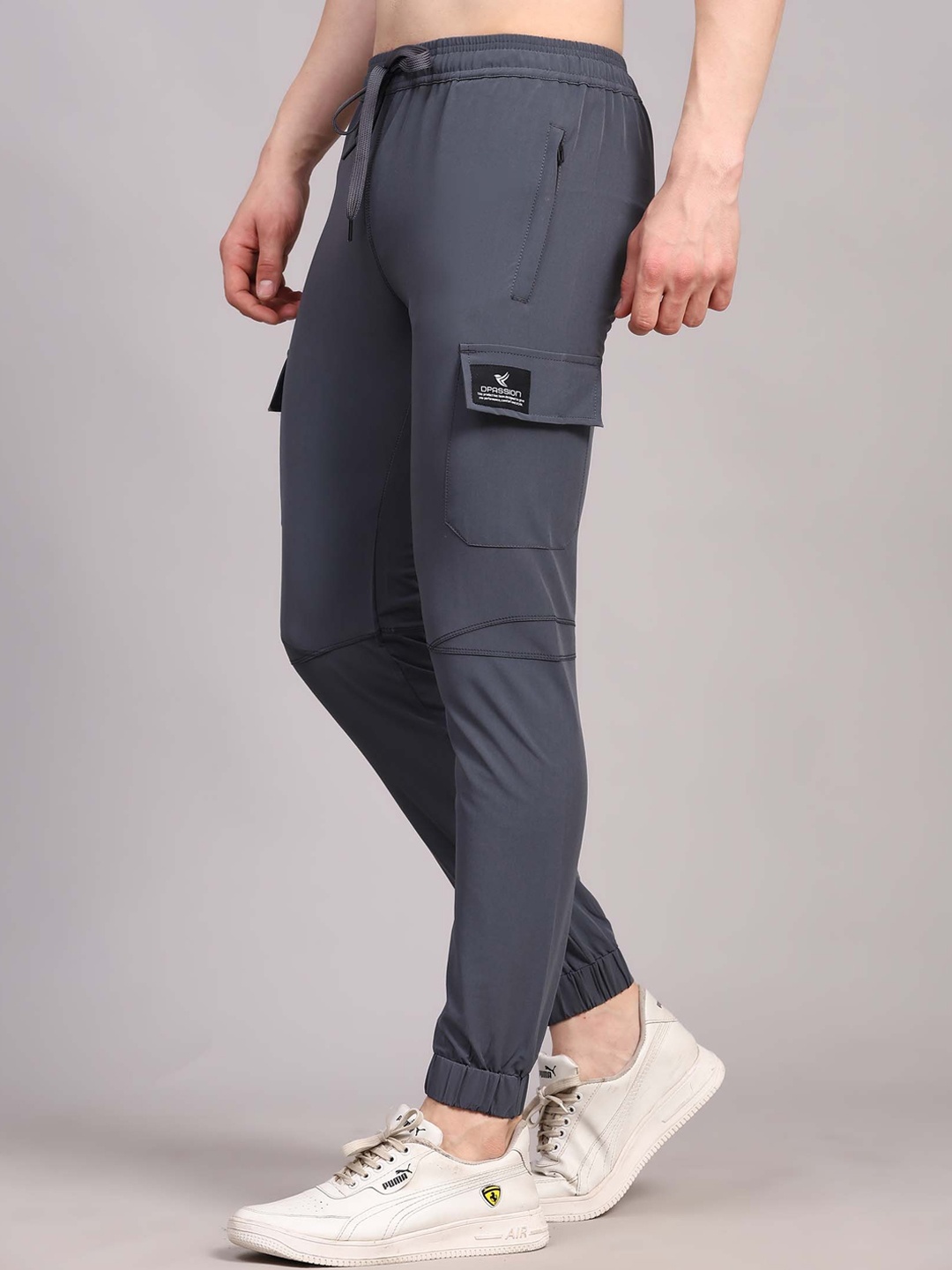 

Dpassion Men Rapid-Dry Running Cargo Joggers, Grey