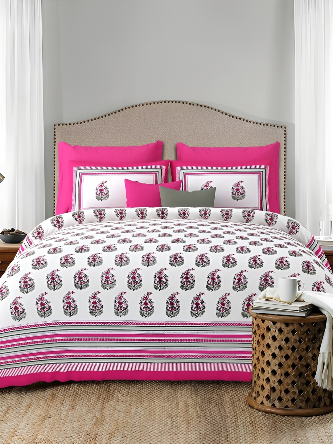 

LIVING ROOTS Pink & White Ethnic Motifs Cotton 300 TC King Bedsheet With 2 Pillow Covers
