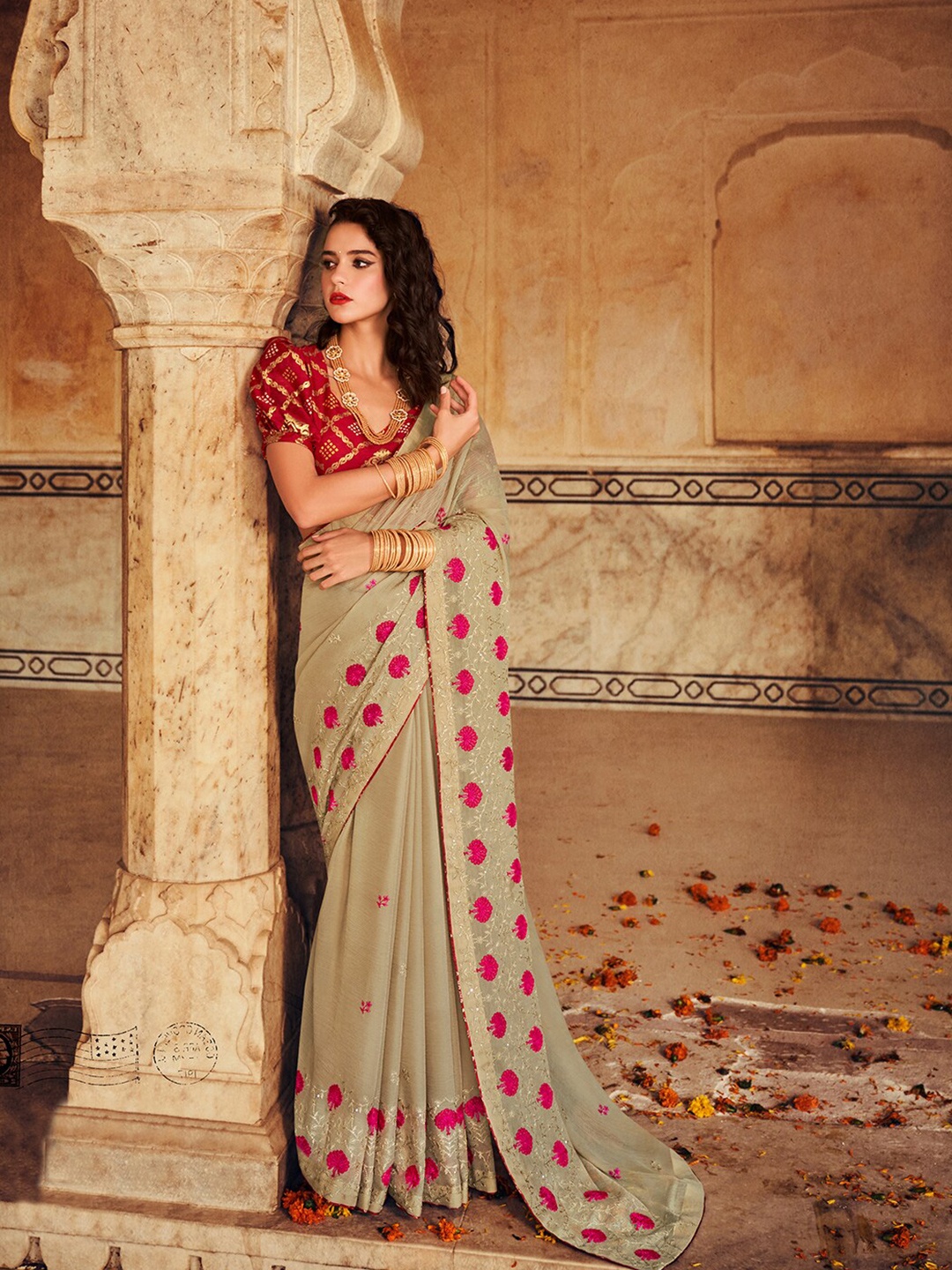 

HRITIKA Floral Embroidered Pure Chiffon Saree, Beige