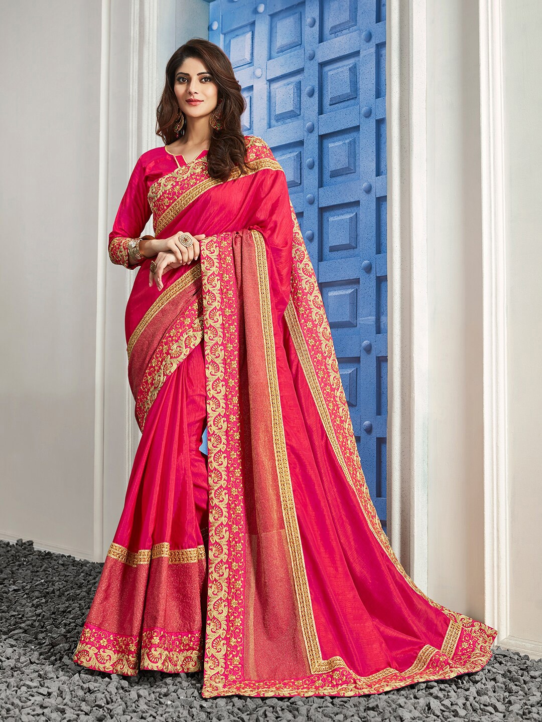 

HRITIKA Floral Embroidered Saree, Pink