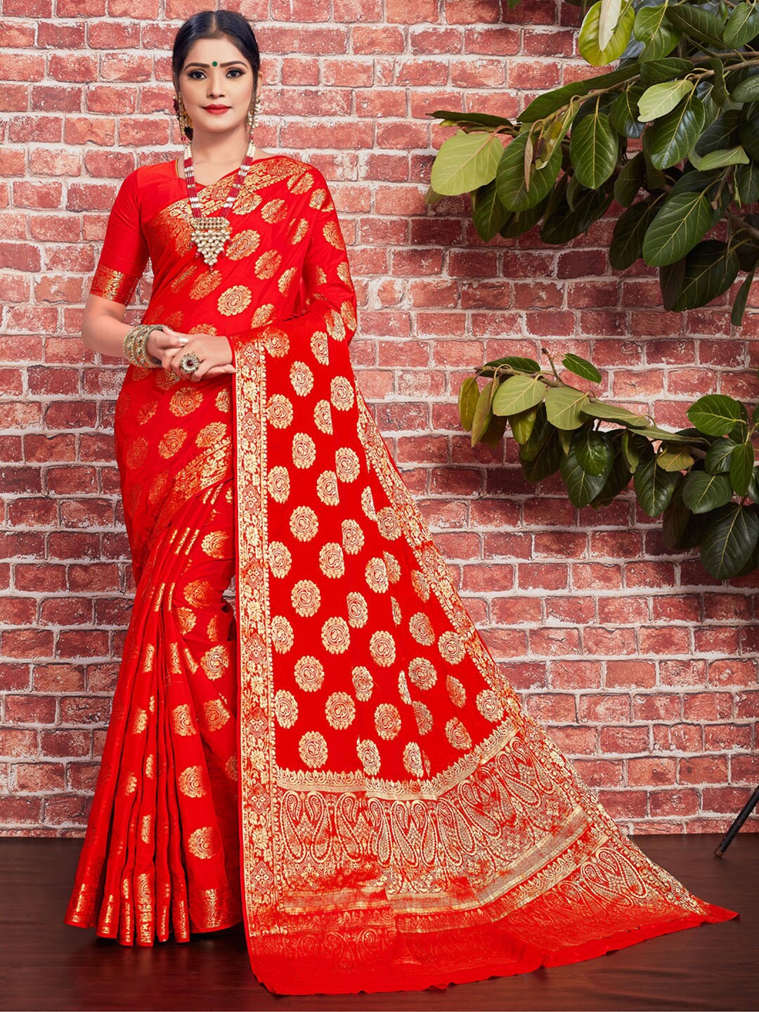

KALINI Ethnic Motifs Woven Design Zari Saree, Red