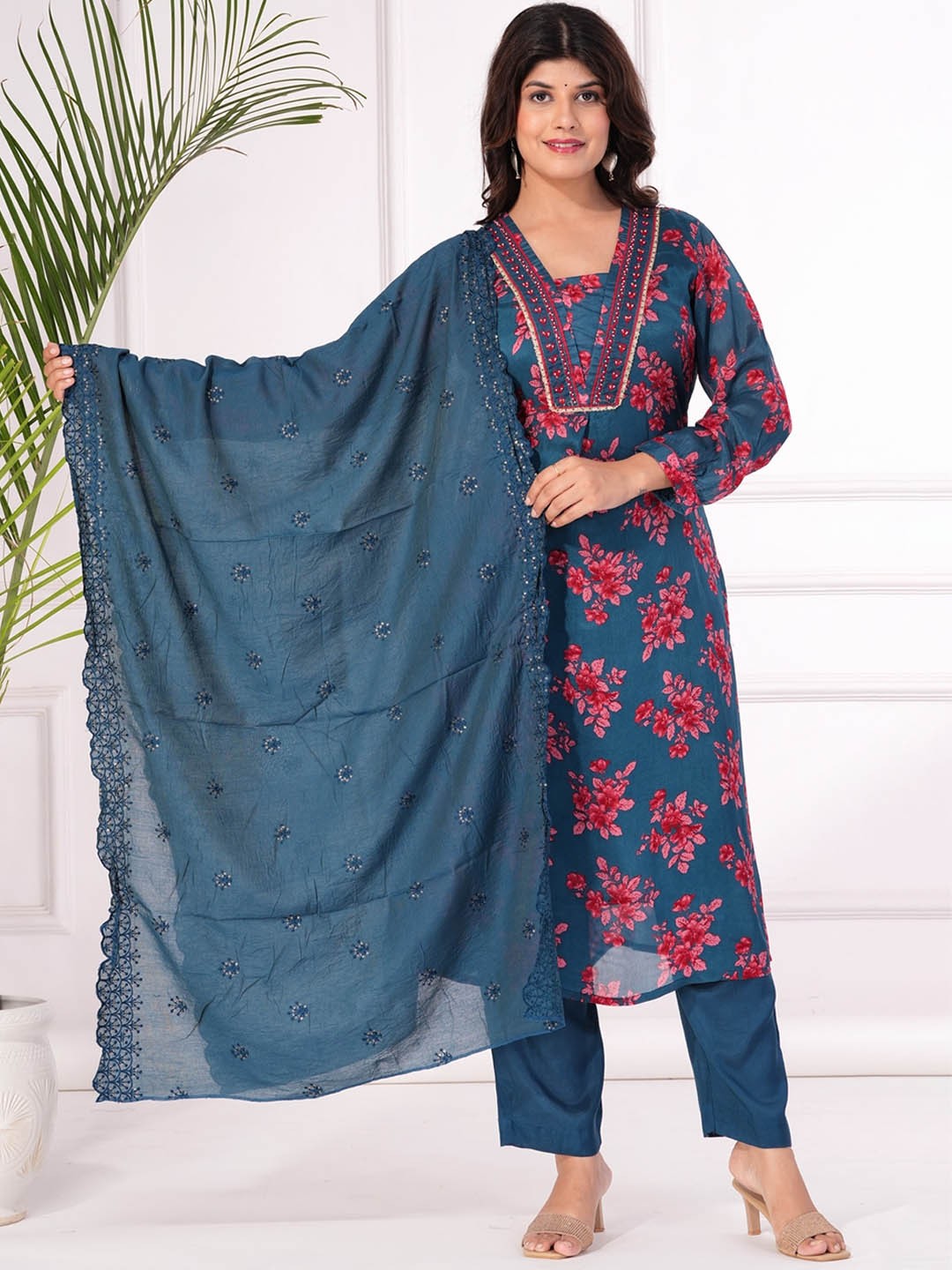 

KALINI Square Neck Floral Printed Regular Beads and Stones Kurta Set, Blue