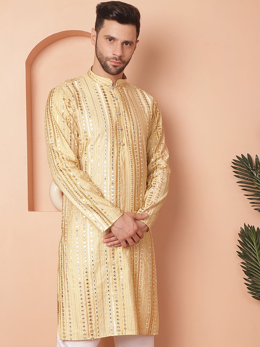 

Jompers Abstract Embroidered Mandarin Collar Silk Mirror Work Curved A-Line Kurta, Gold