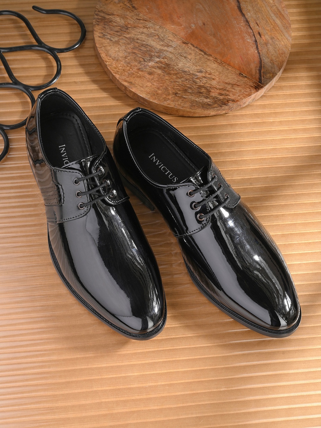 

INVICTUS Men Leather Formal Derbys, Black