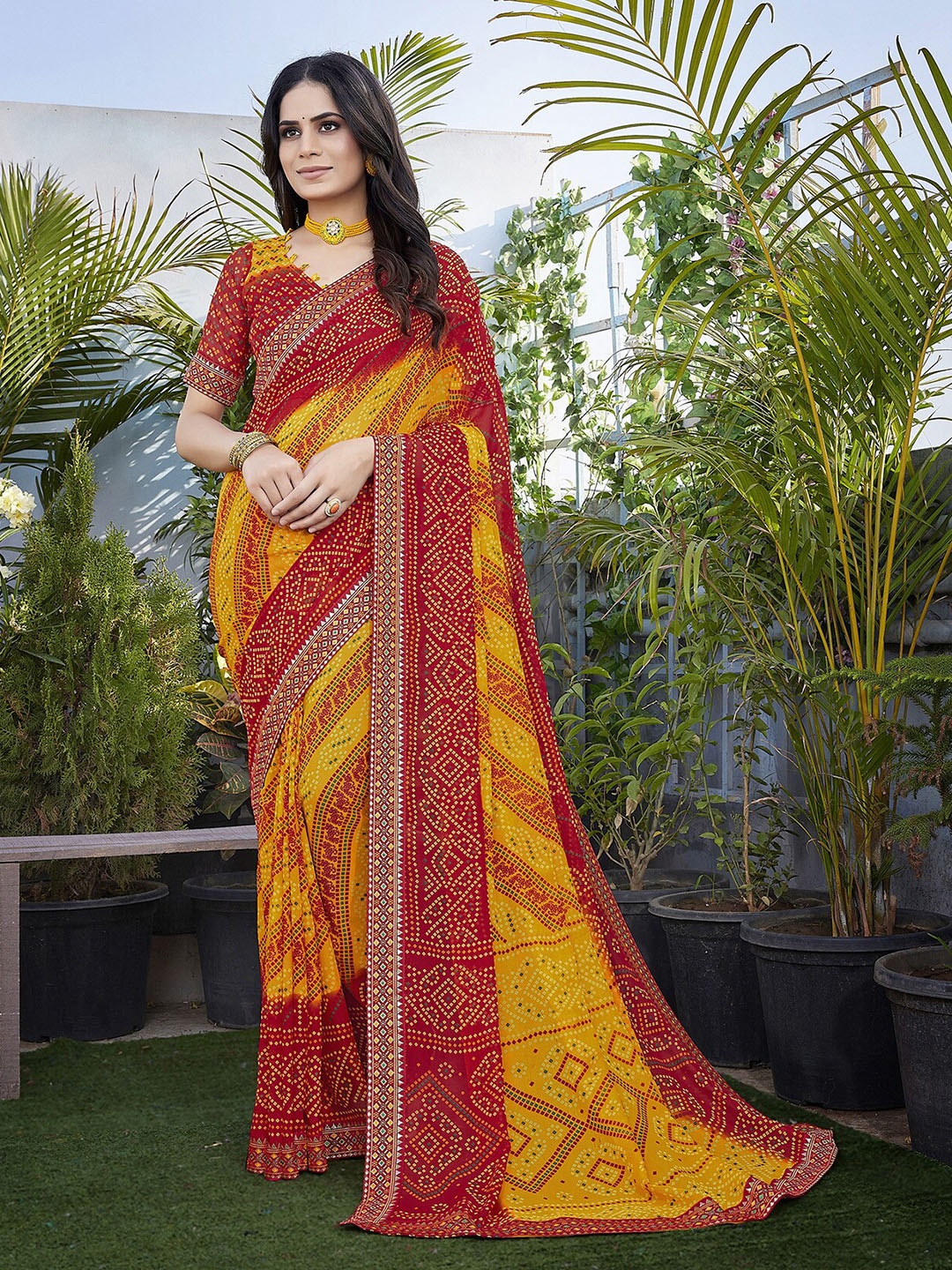 

MAGMINA Printed Pure Georgette Bandhani Saree, Yellow