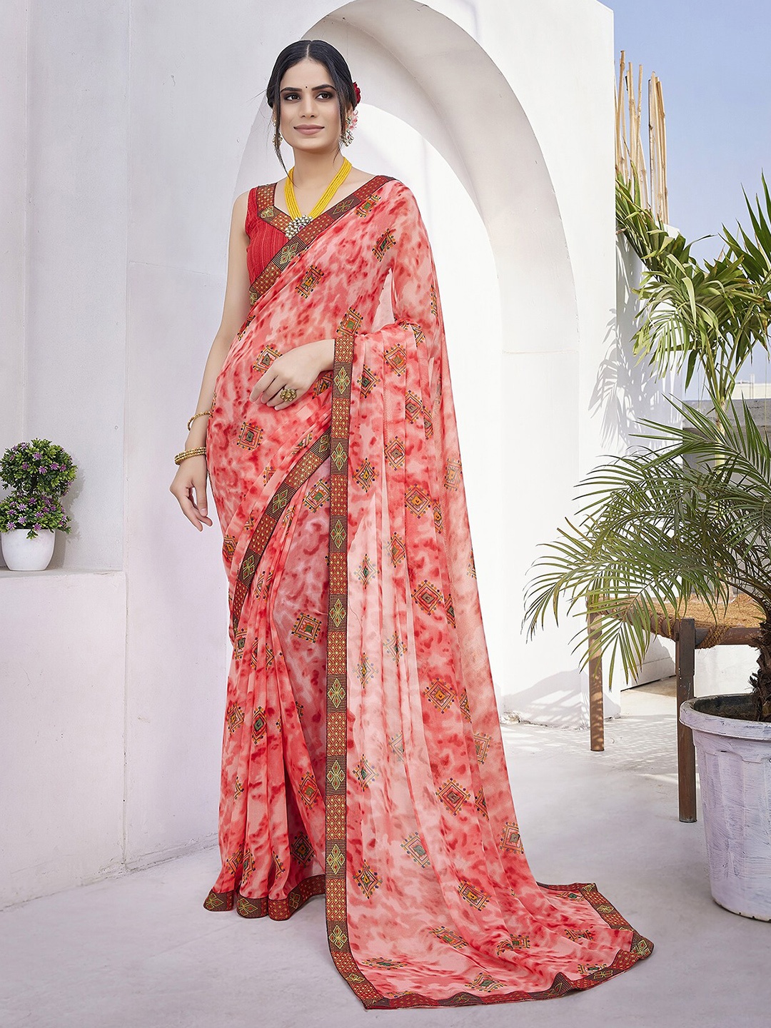 

MAGMINA Geometric Printed Pure Georgette Bandhani Saree, Red