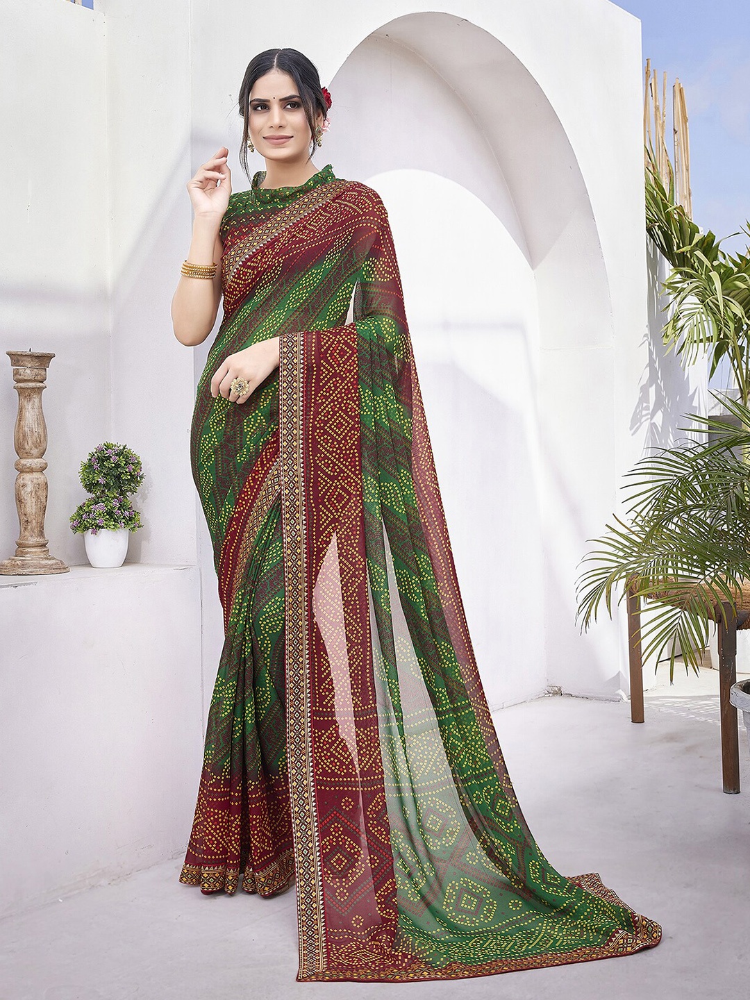 

MAGMINA Printed Pure Georgette Bandhani Saree, Green