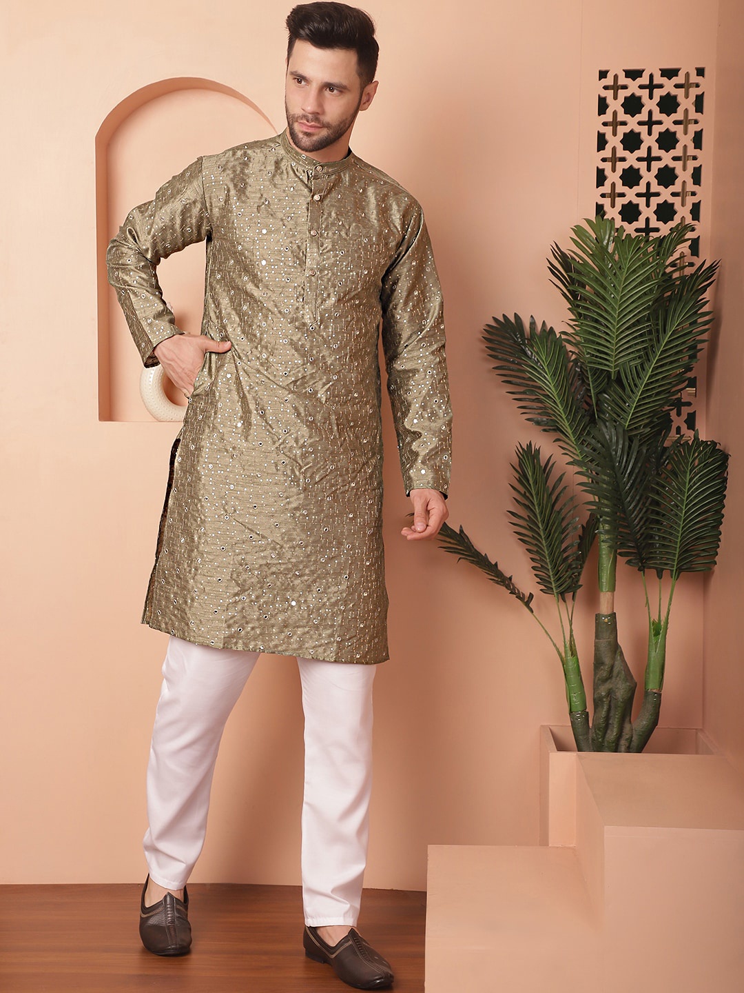 

Jompers Sequin Embroidered Mirror Work Regular Sequinned Kurta With Pyjamas, Green