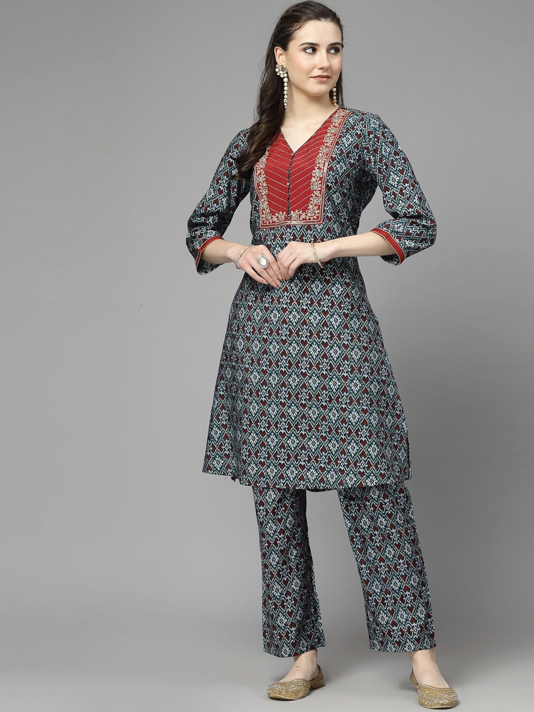 

Nayam By Lakshita Ethnic Motifs Printed Straight Kurta with Trousers, Teal