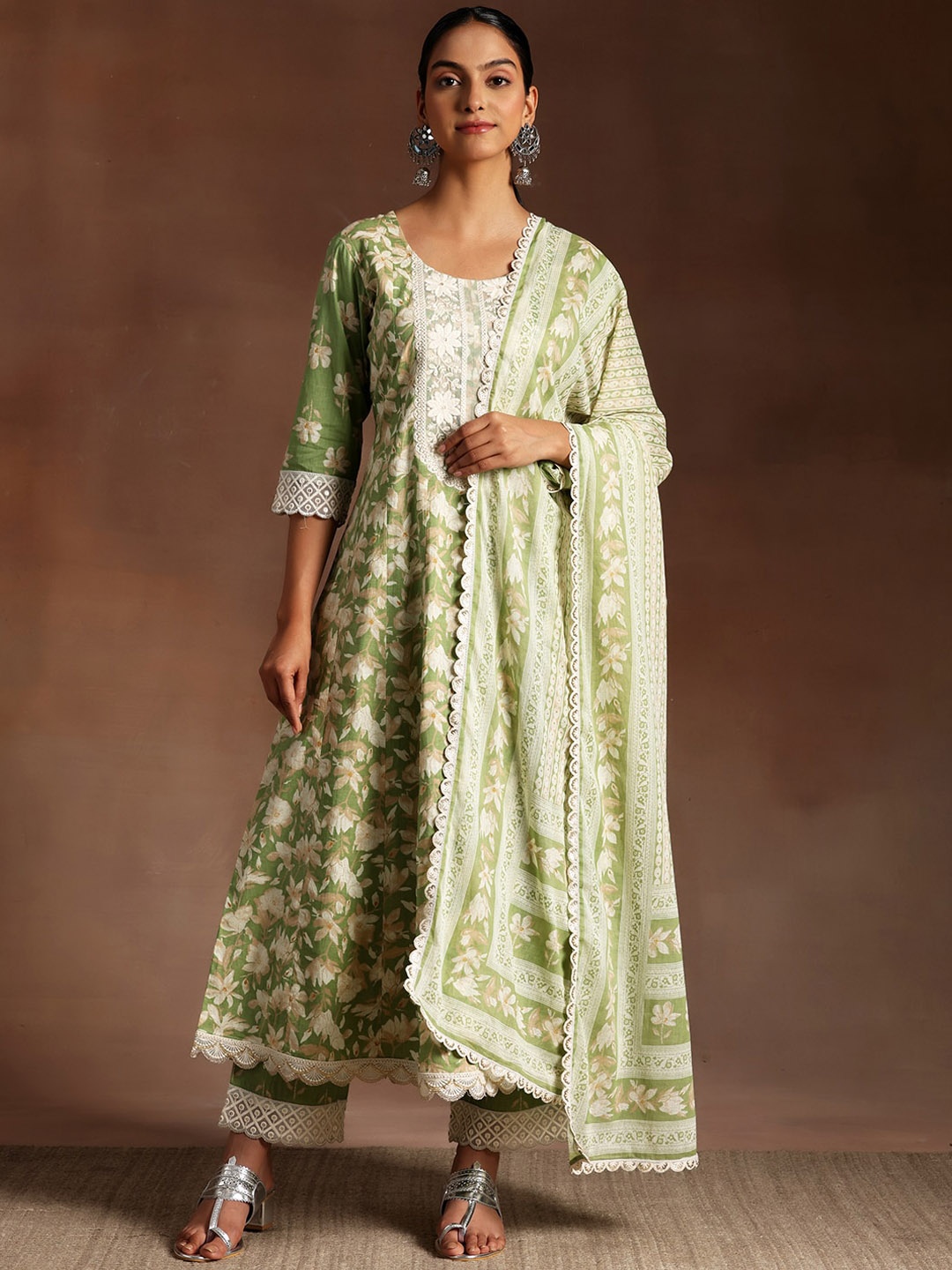 

Libas Floral Embroidered Thread Work Pure Cotton Kurta & Trousers With Dupatta, Green