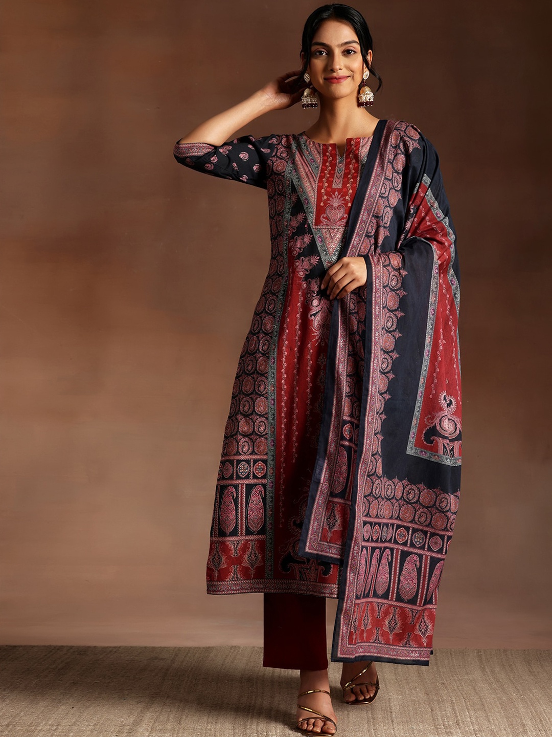 

Libas Ethnic Motifs Printed Regular Kurta with Trouser & Dupatta, Black