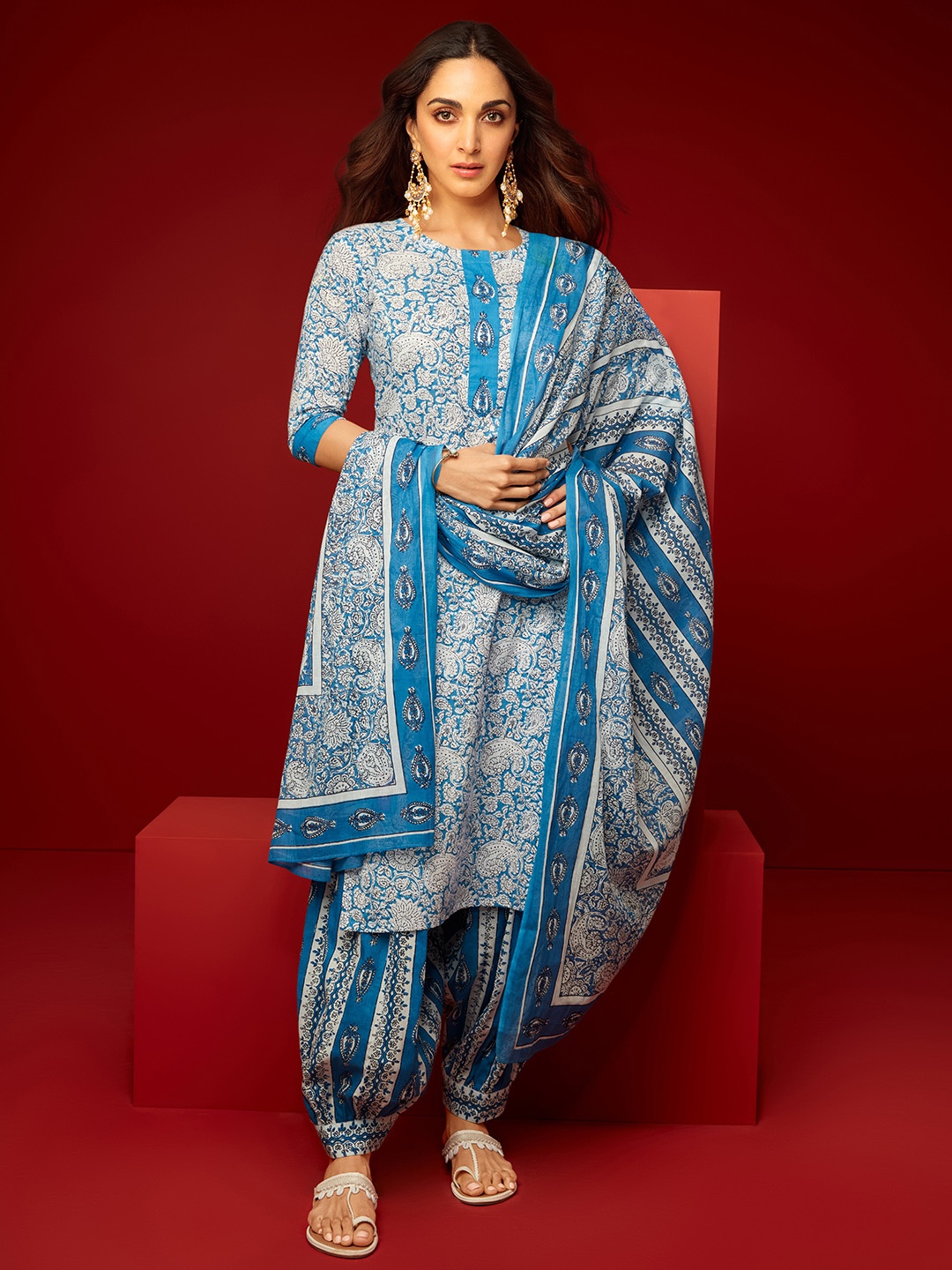 

Libas Blue Floral Printed Round Neck Pure Cotton Straight Kurta With Salwar & Dupatta