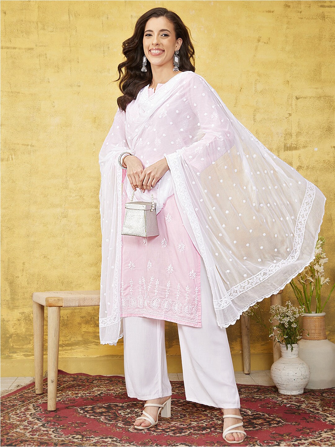 

ADA Ethnic Motifs Embroidered Lucknowi Chikankari Chiffon Dupatta, White