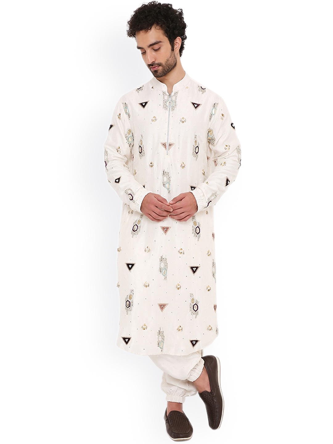 

PS MEN BY PAYAL SINGHAL Geometric Sequinned Mandarin Collar Straight Kurta & Jogger, Off white