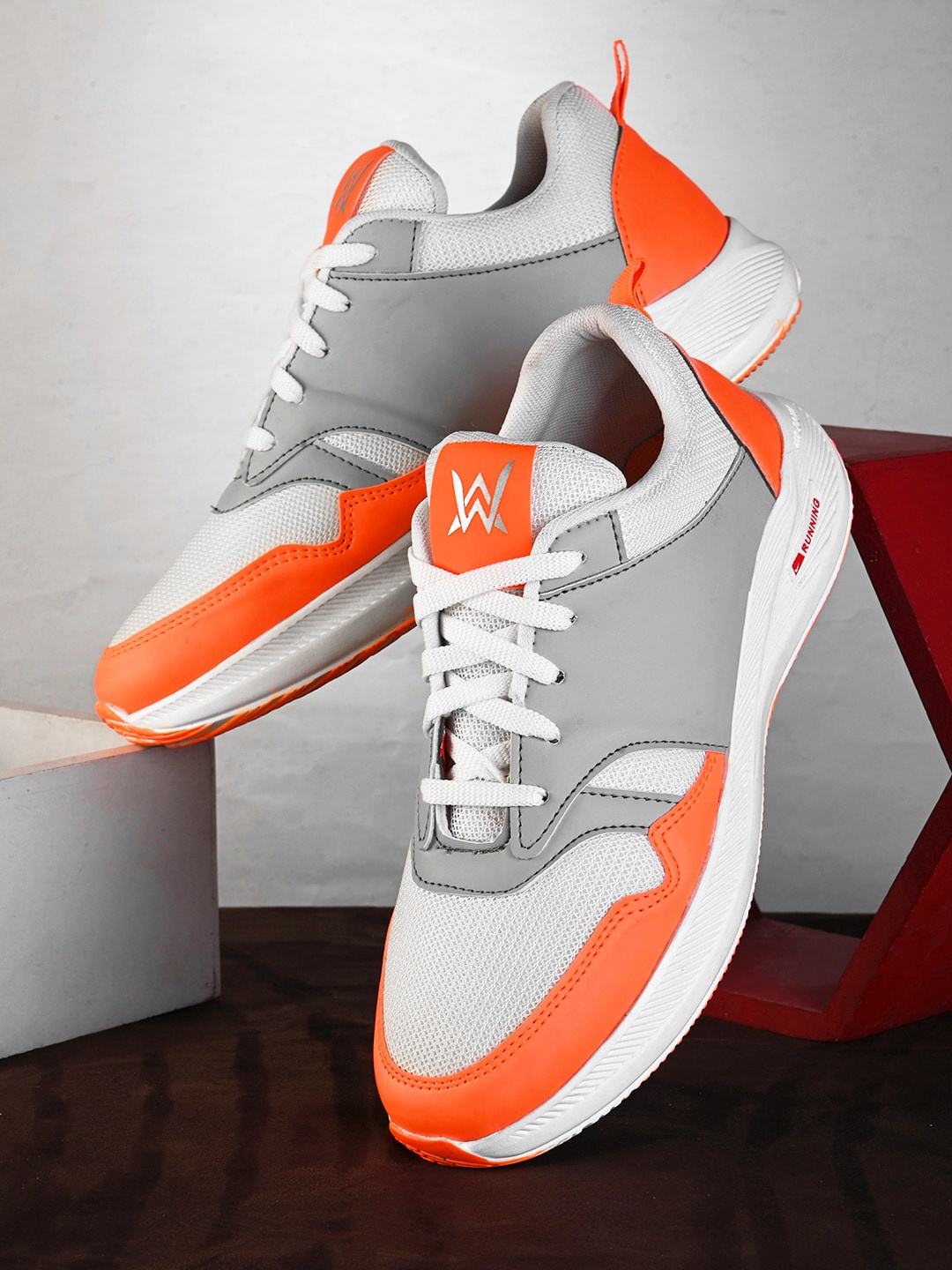 

Woakers Men Colourblocked Contrast Sole Lace-Ups Sneakers, Grey