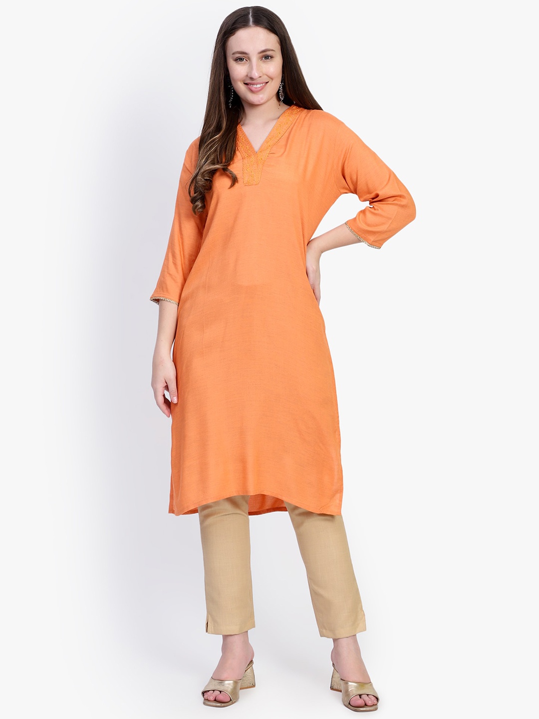 

Rosecloud Thread Work V-Neck Straight Kurta with Trousers, Orange