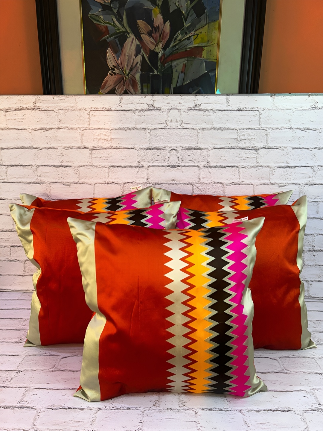 

Pink Parrot Red & Gold-Toned 5 Pieces Geometric Printed Square Cushion Covers