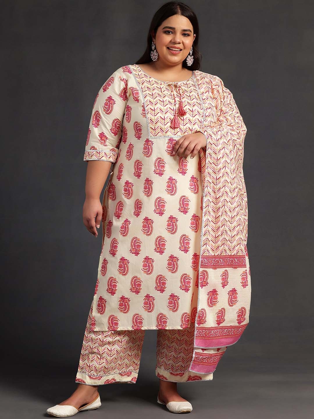 

EXTRA LOVE BY LIBAS Plus Size Printed Pure Cotton Kurta with Palazzos & Dupatta, Cream