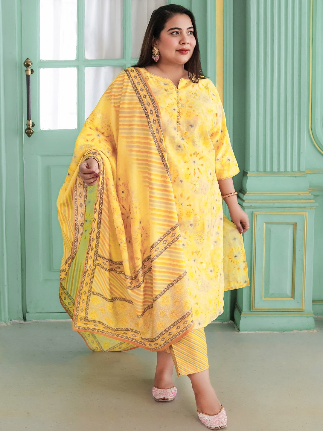EXTRA LOVE BY LIBAS Plus Size Floral Printed Regular Kurta With Trousers & Dupatta, Yellow