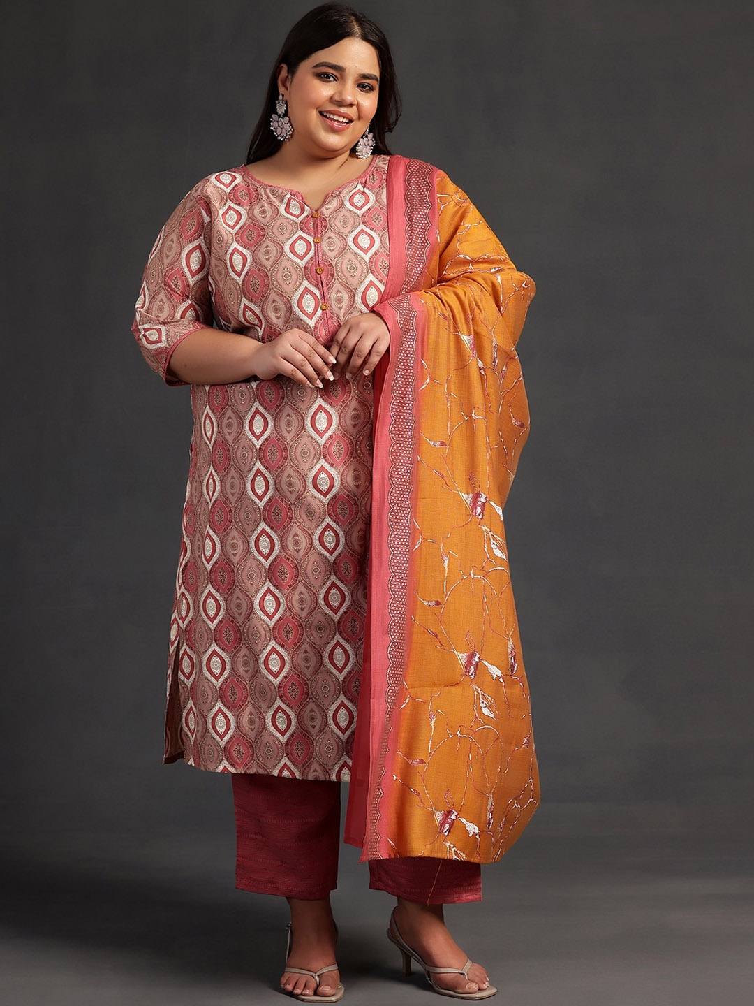 

EXTRA LOVE BY LIBAS Plus Size Ethnic Motifs Printed Regular Kurta With Trousers & Dupatta, Mauve