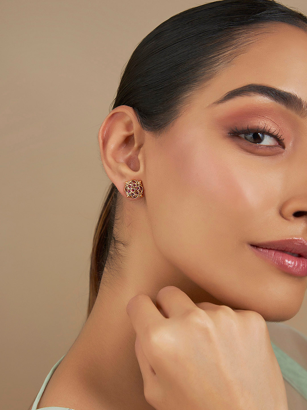 

Kushal's Fashion Jewellery Gold-Plated Stone Studded Classic Studs Earrings