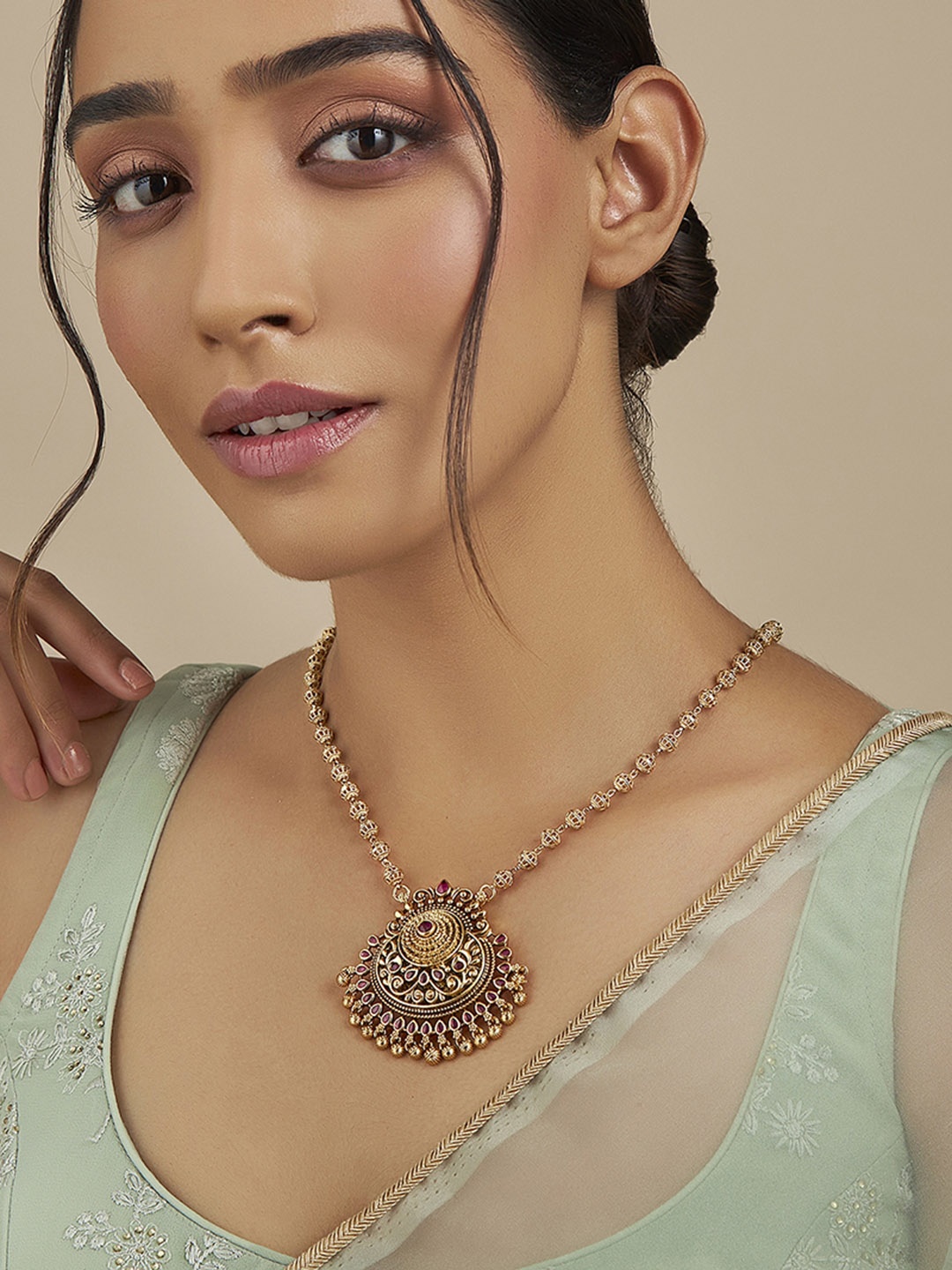 

Kushal's Fashion Jewellery Gold-Plated Necklace