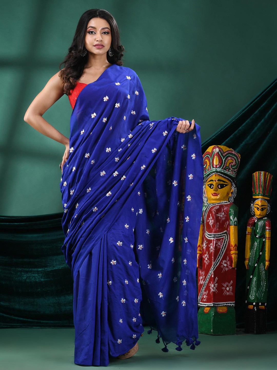 

Angoshobha Floral Embroidered Saree, Blue