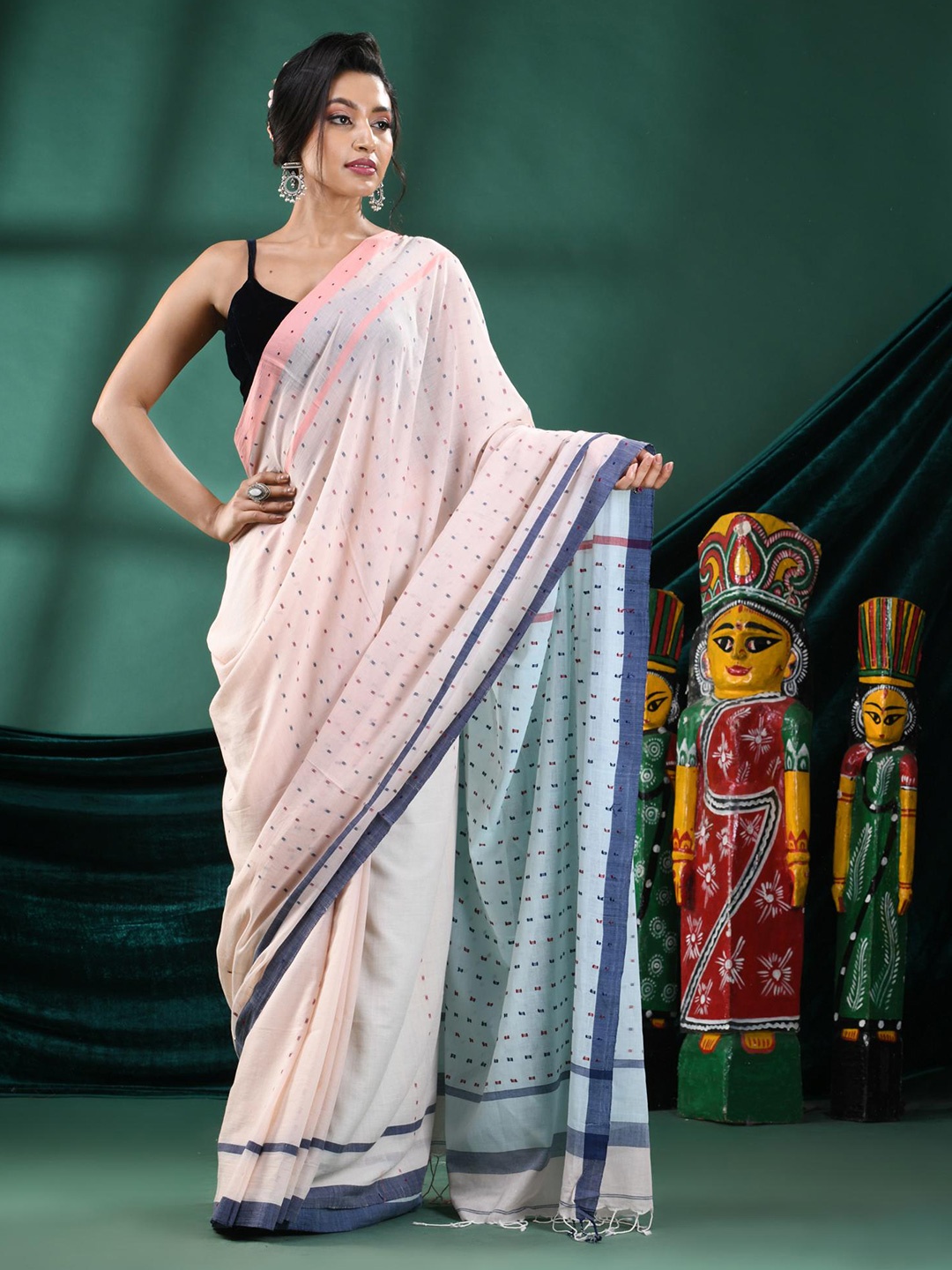 

Angoshobha Geometric Woven Design Pure Cotton Saree, Cream