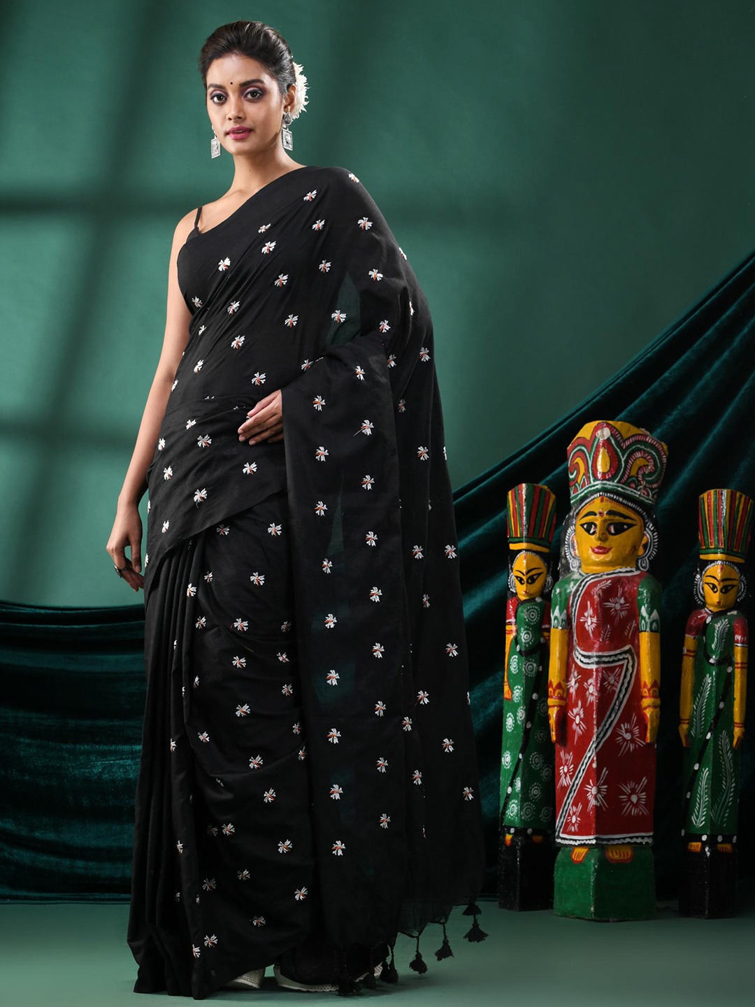 

Angoshobha Floral Embroidered Saree, Black