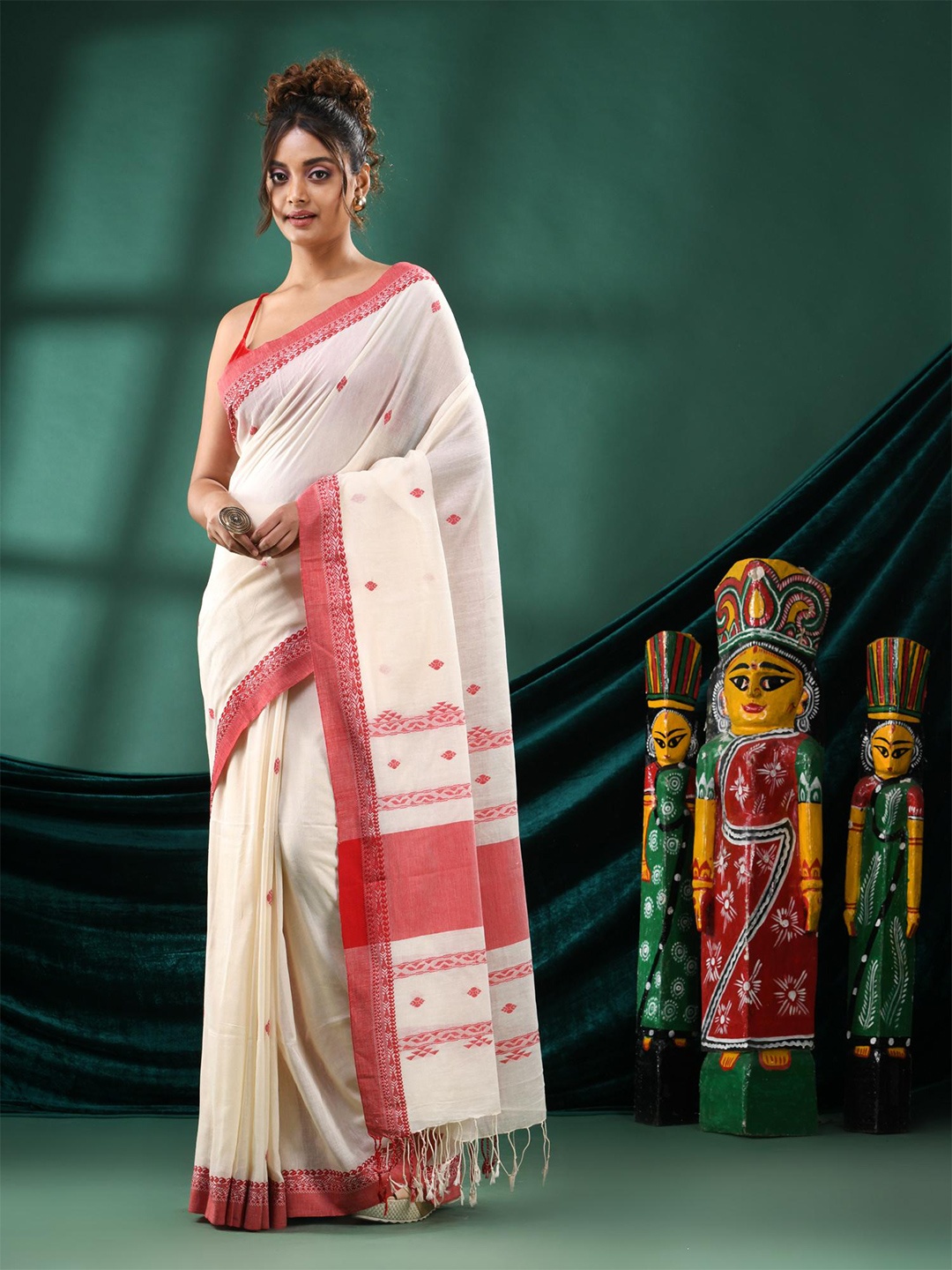 

Angoshobha Ethnic Motifs Woven Design Pure Cotton Saree, White