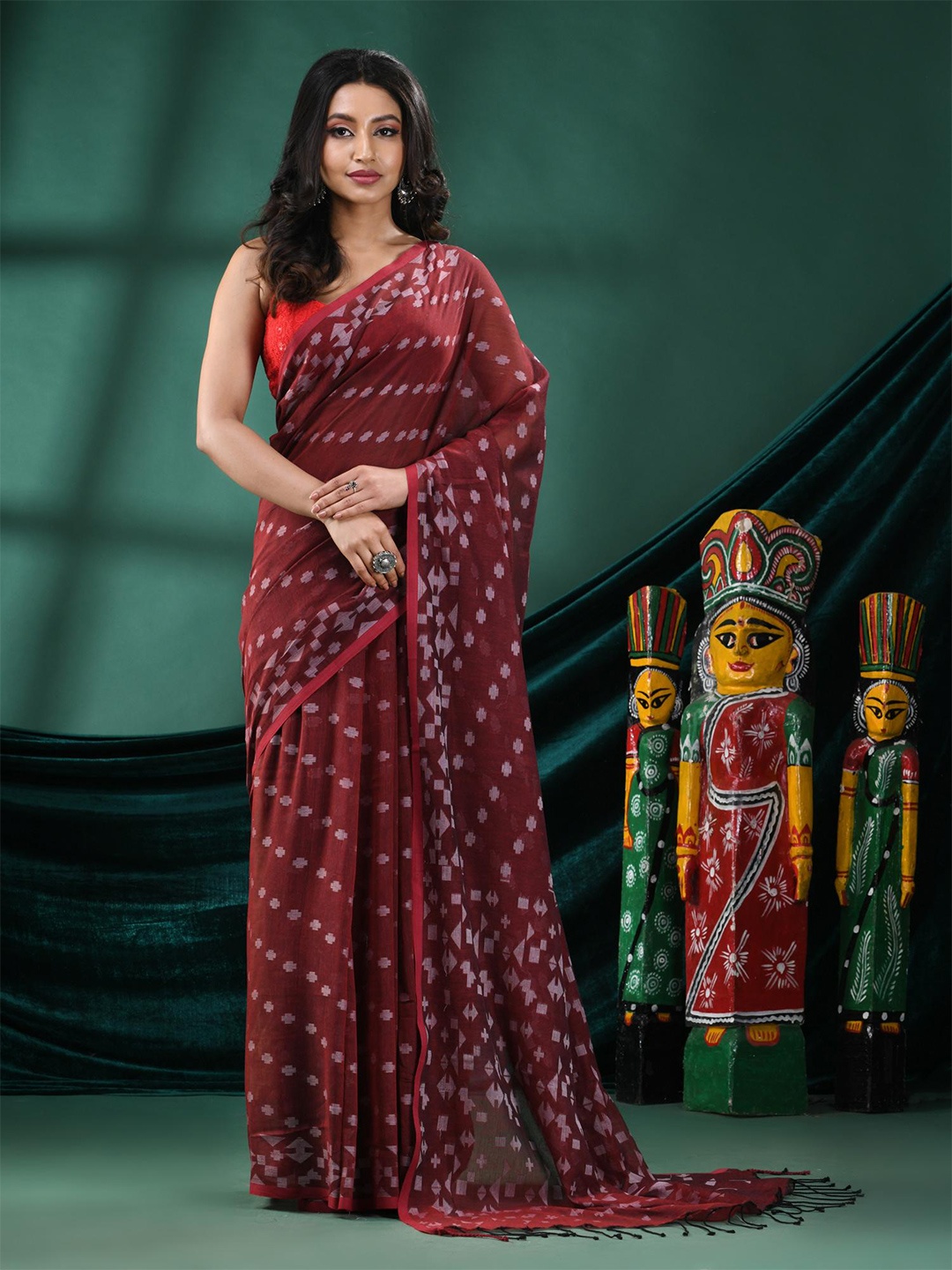 

Angoshobha Ethnic Motifs Woven Design Pure Cotton Saree, Maroon