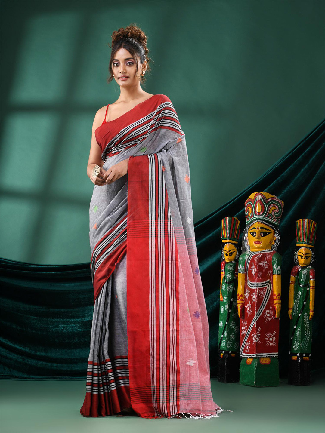 

Angoshobha Ethnic Motifs Woven Design Pure Cotton Saree, Grey