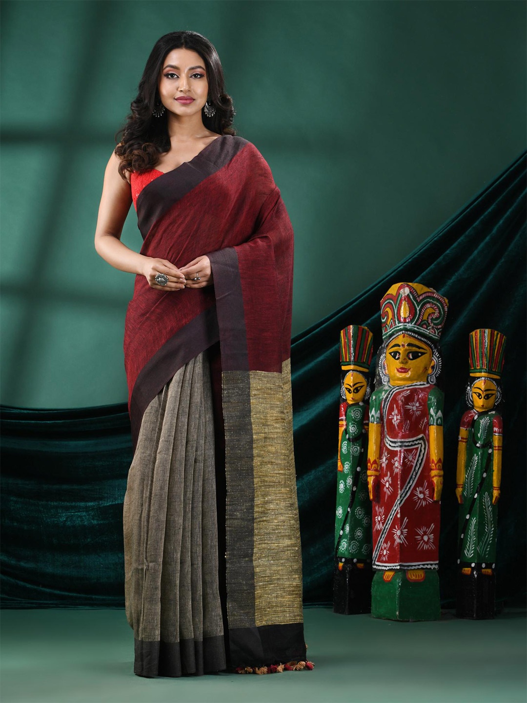 

Angoshobha Pure Linen Saree, Maroon